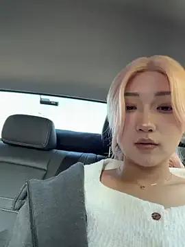 winter11 on StripChat